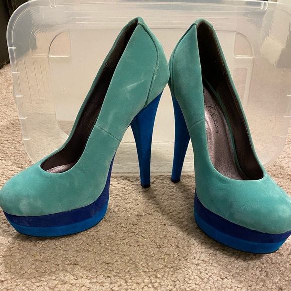 Blue heels - Picture 3 of 3
